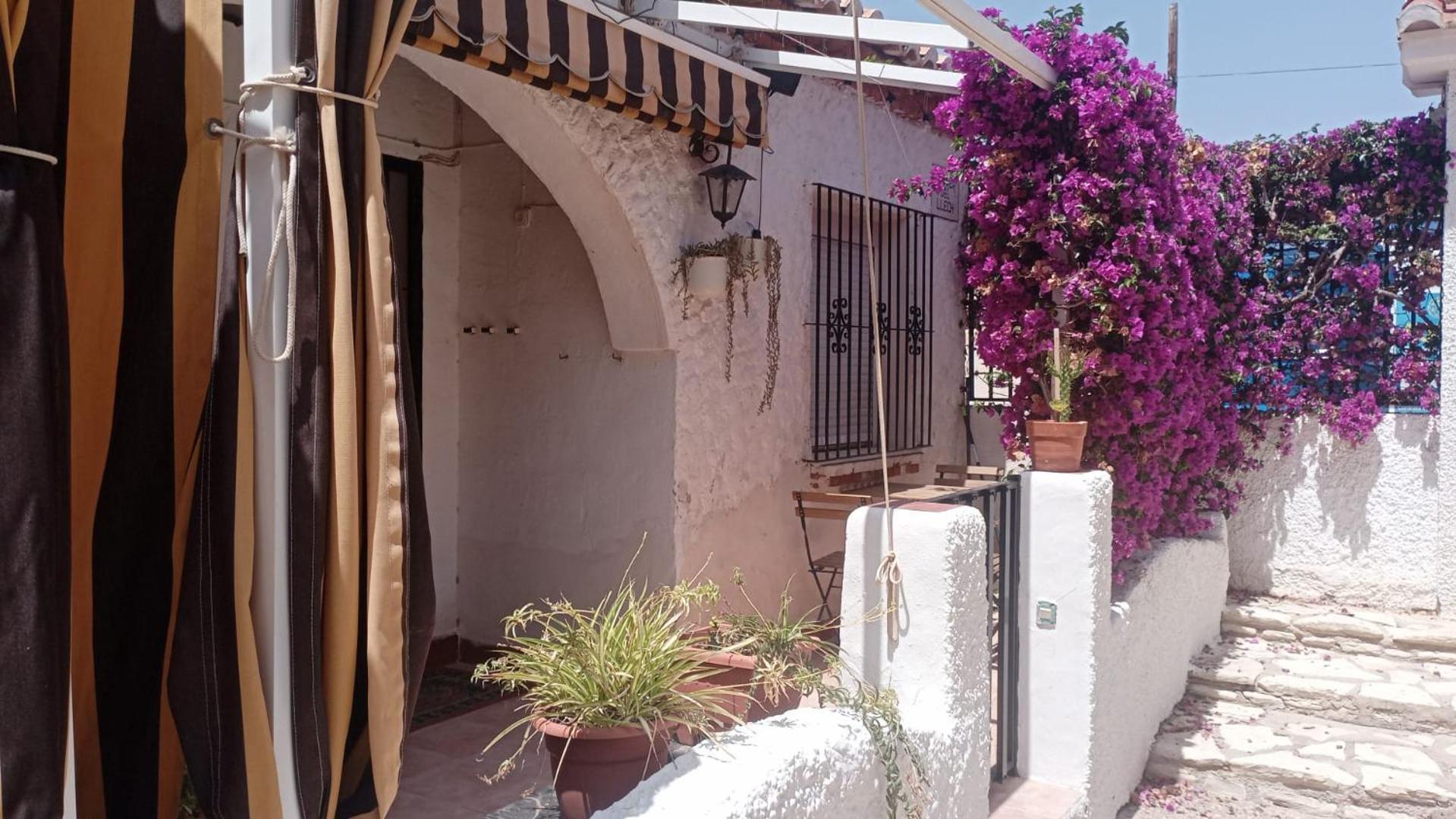 Pueblo Espanol Apartment