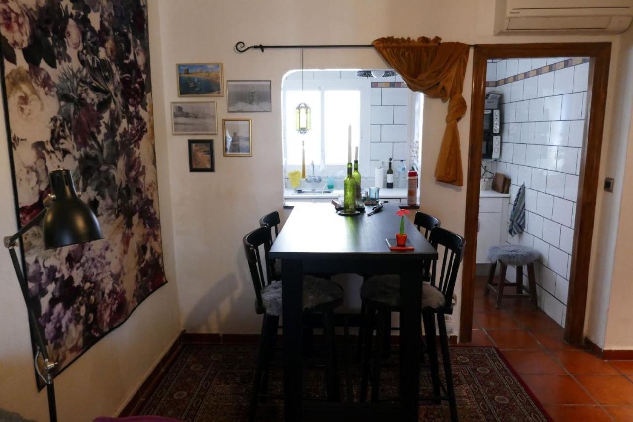 Pueblo Espanol Apartment