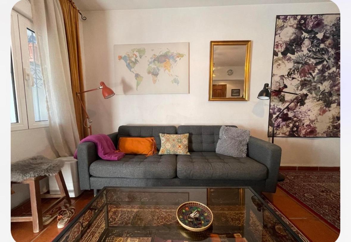 Pueblo Espanol Apartment *